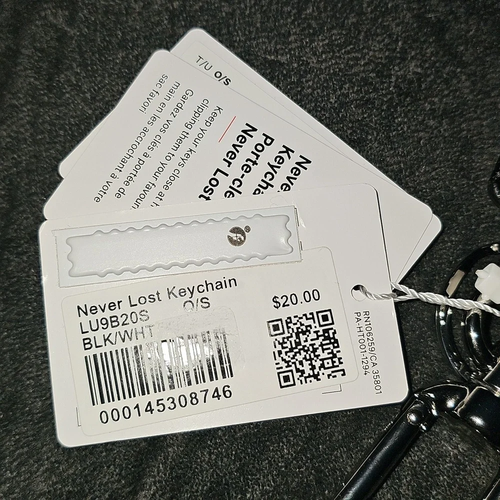 Lululemon Never Lost Keychain!! Nwts, BLK/WHT!!